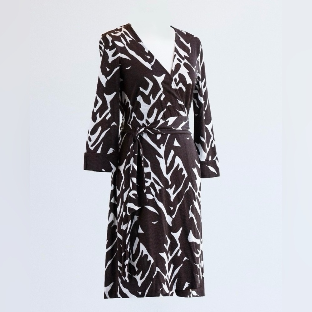Diane Von Furstenberg Julian 100% Silk Wrap Dress